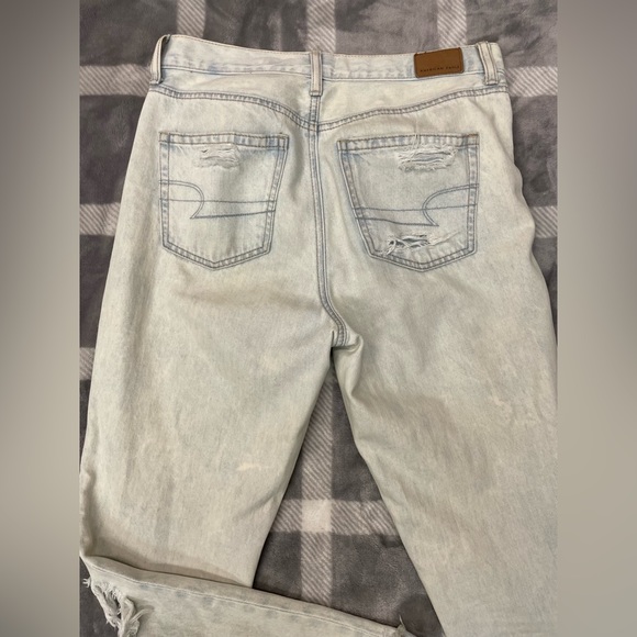 American Eagle High Waisted Jeans - Picture 10 of 13